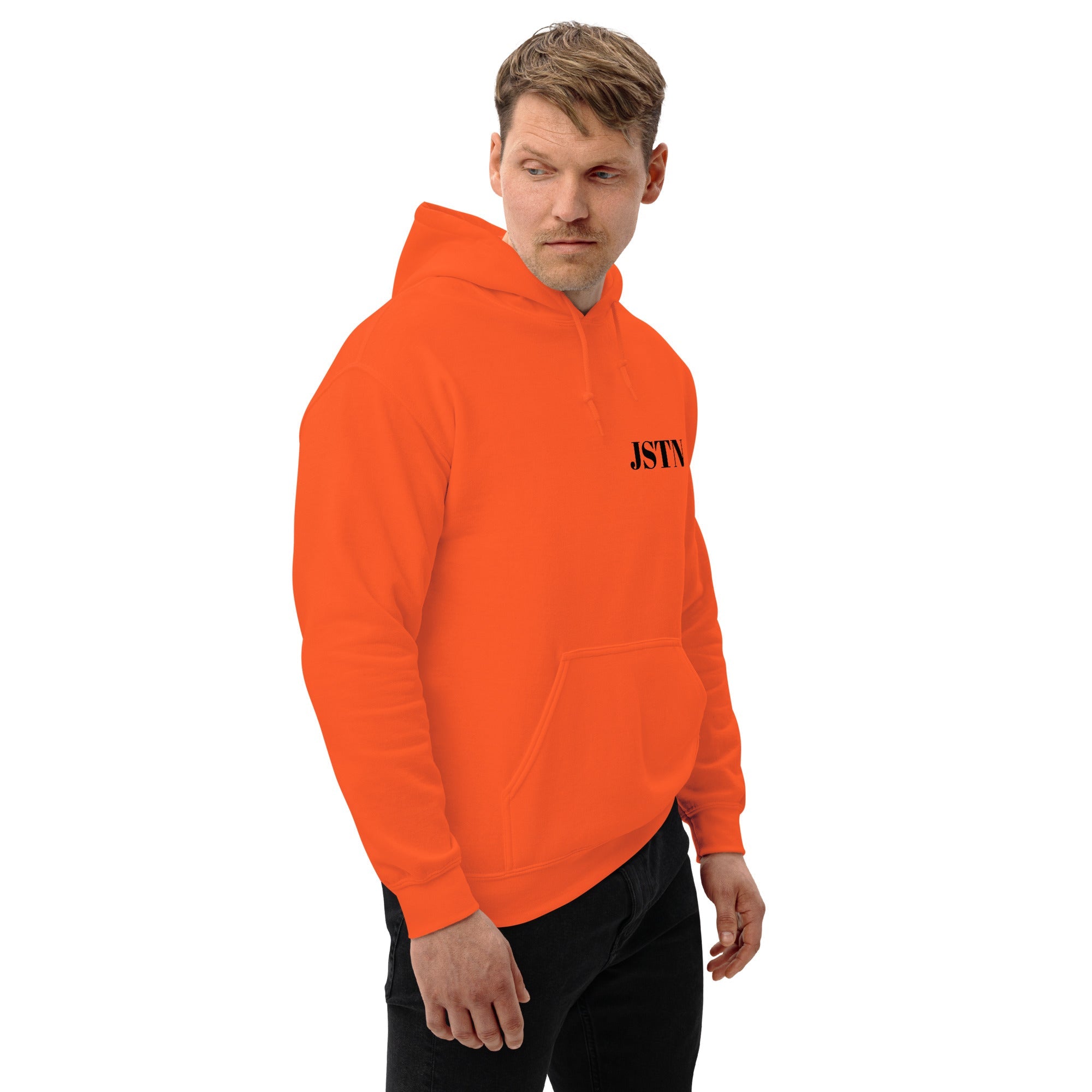 JSTN Hoodie Orange – Streetwear Look mit Jeans kombiniert